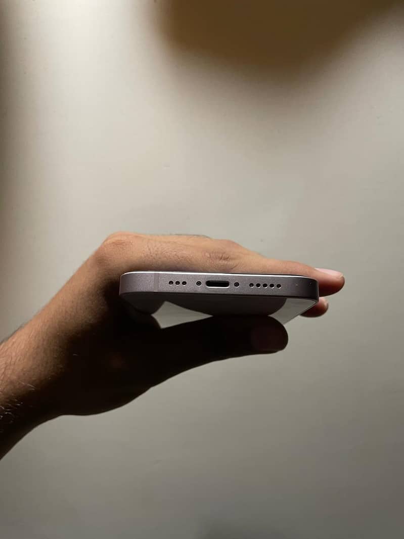 Apple iPhone 13 4