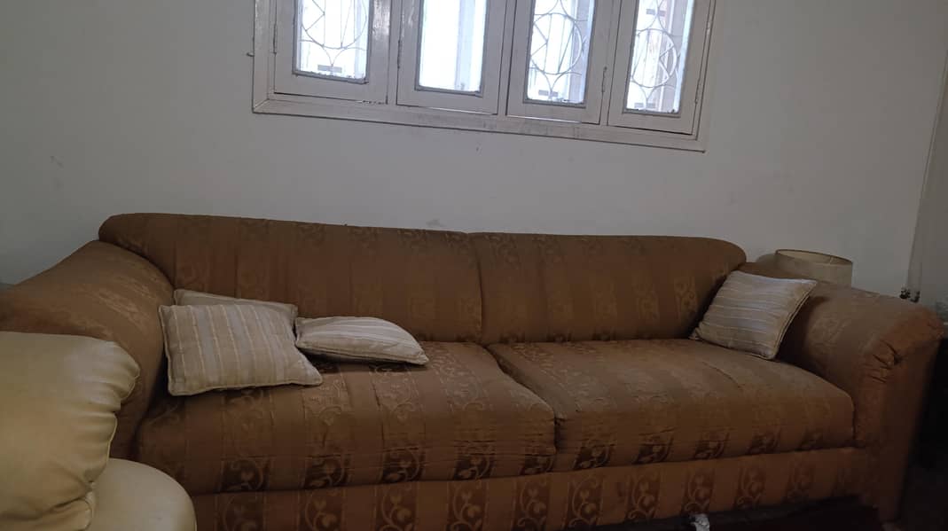 Sofa Set + Additional Sofa 1
