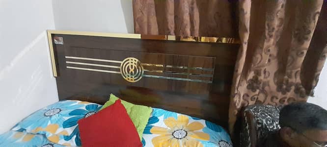 wooden bed for sell