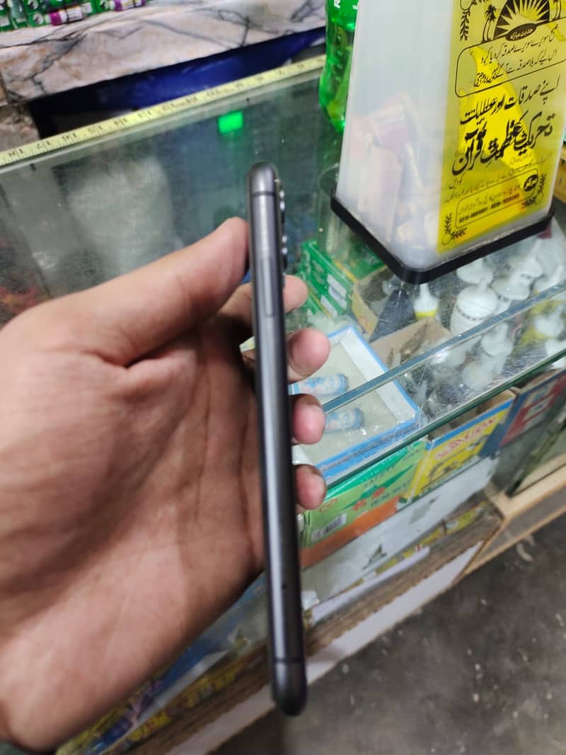 Apple iPhone 11 2