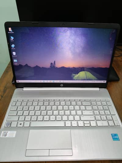 i3 11th gen 15.6" 8gb Ram 1TB HDD 256gb SSD