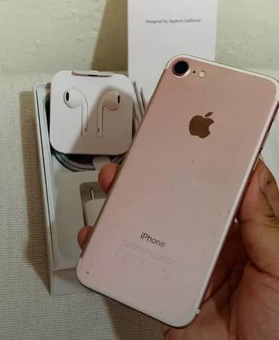 Apple iPhone 7 128 GB storage battery health 83%