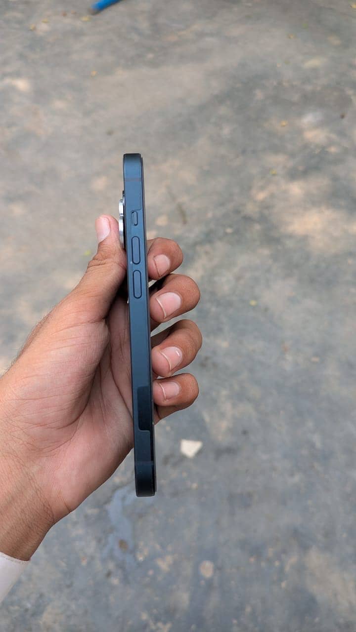 Apple iPhone 14 3
