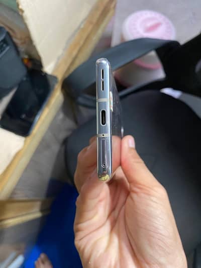 One Plus 8 12/256 GB