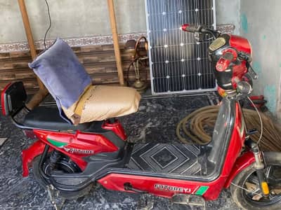 Bachoo ka Lia achii cheez Electric skooty