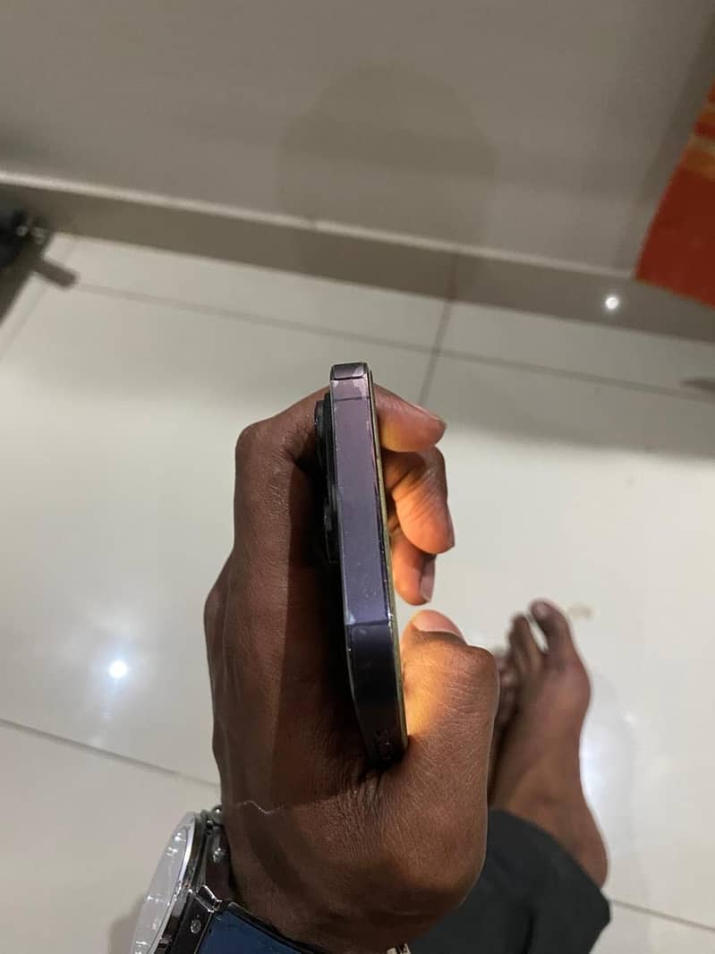 Apple iPhone 14 Pro 2
