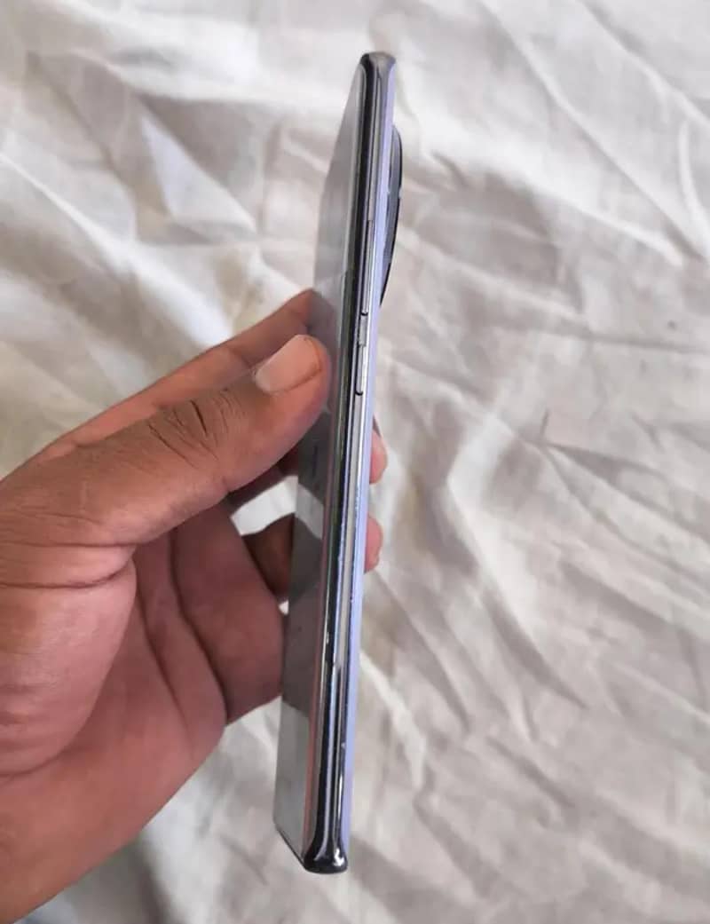 Tecno CAMON 30S 10/10 official pta 4