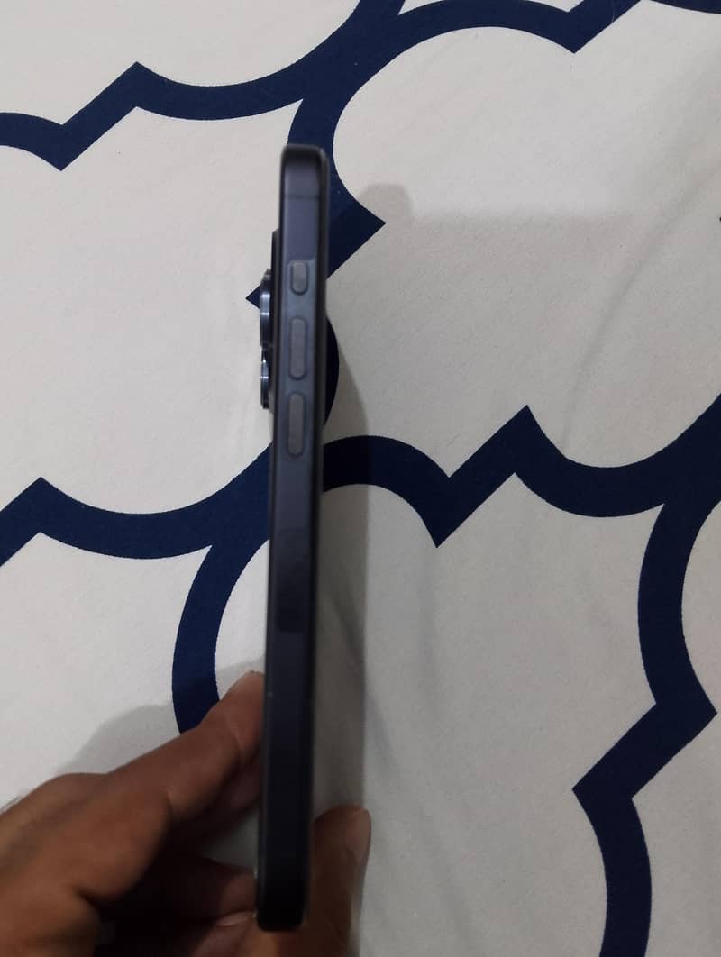 Apple iPhone 15 Pro 1