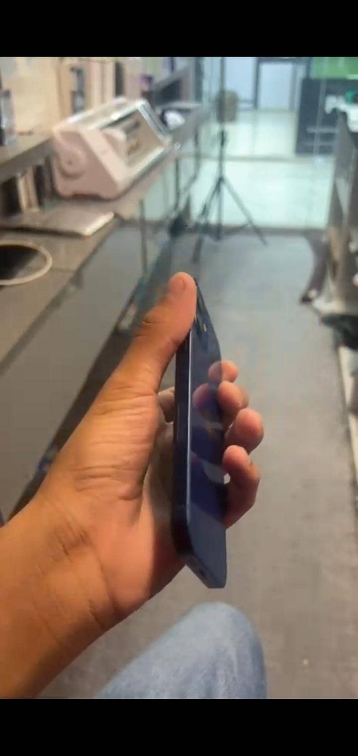 Apple iPhone 12 2