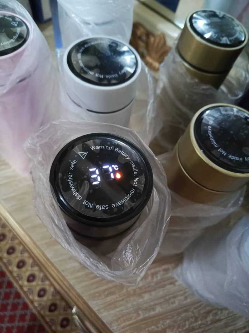  Temperature Water Bottle ( Hot &  Cold) 1