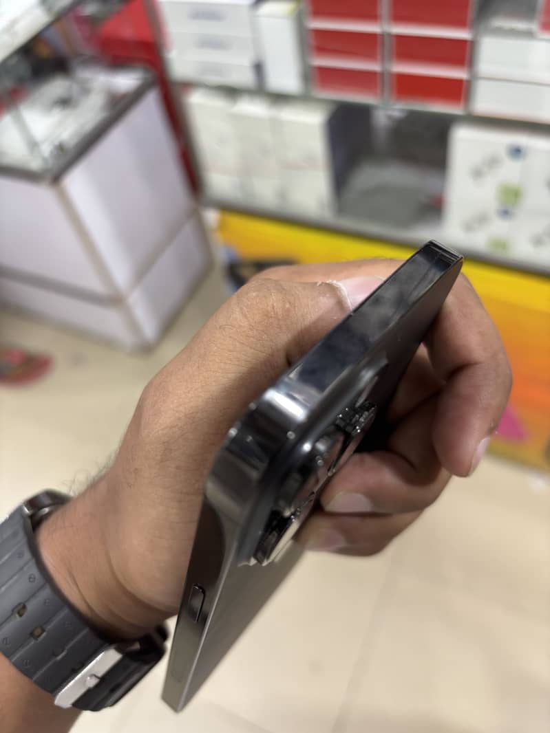 iPhone 14 Pro Max 3