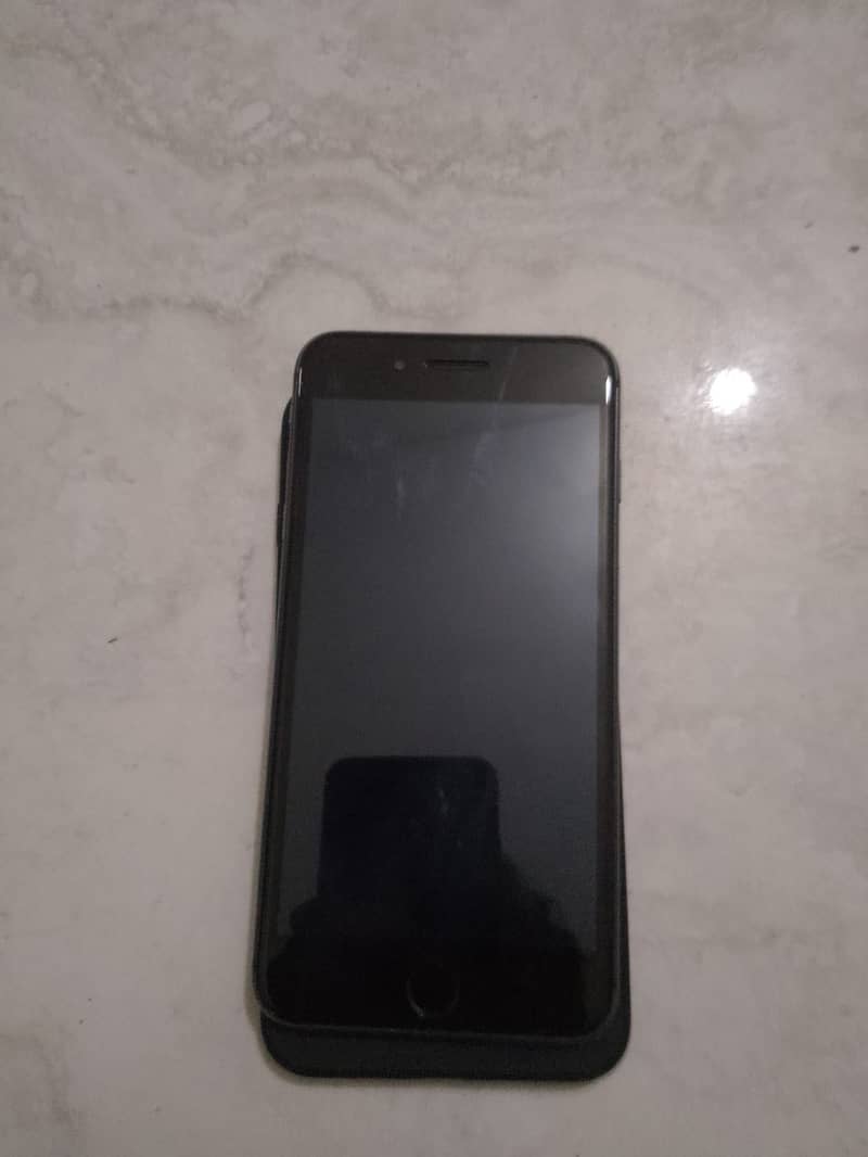 Apple iPhone 8 Plus 3