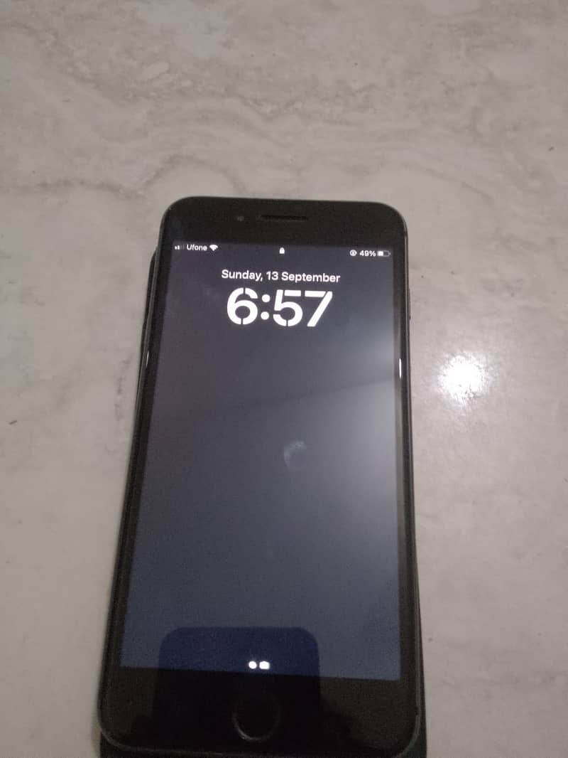 Apple iPhone 8 Plus 4