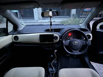 Toyota Vitz 2015