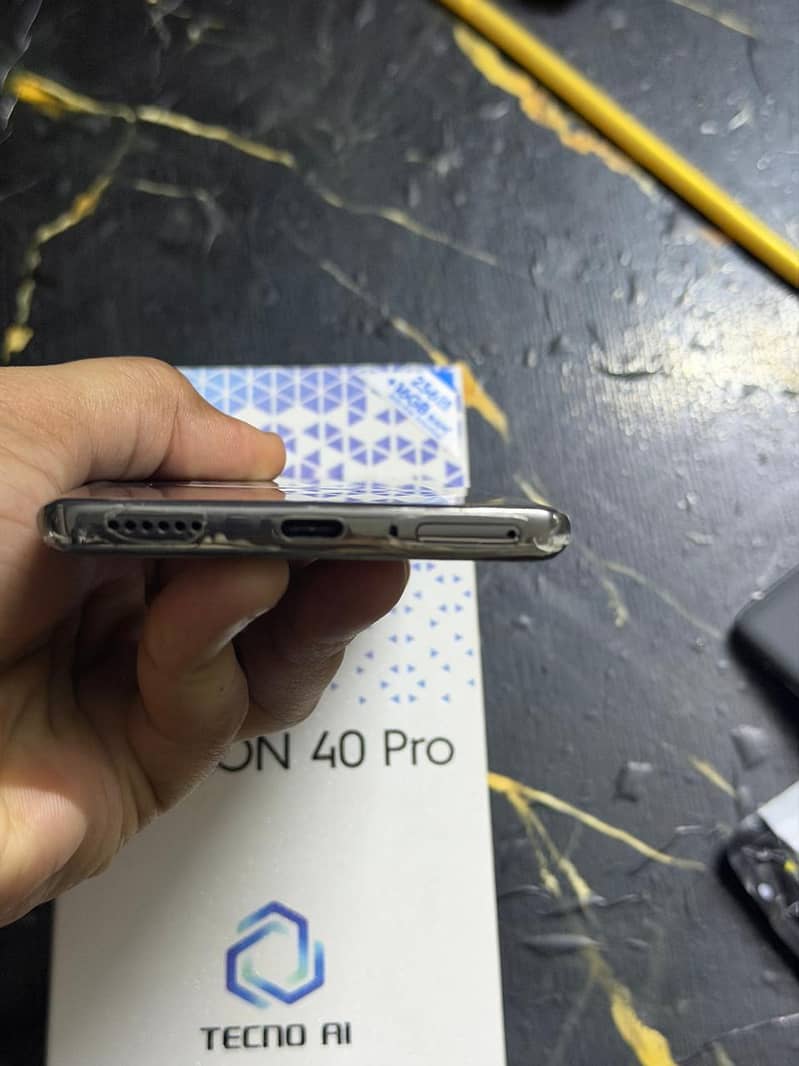 Tecno CAMON 40 Pro 1