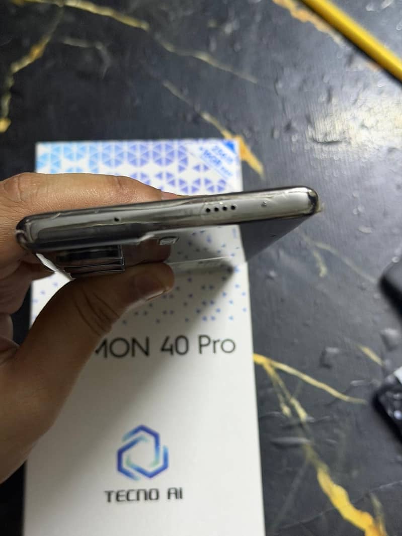 Tecno CAMON 40 Pro 3