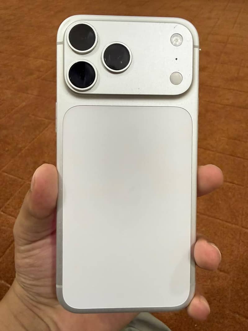 Apple iPhone 17 Pro Max 0