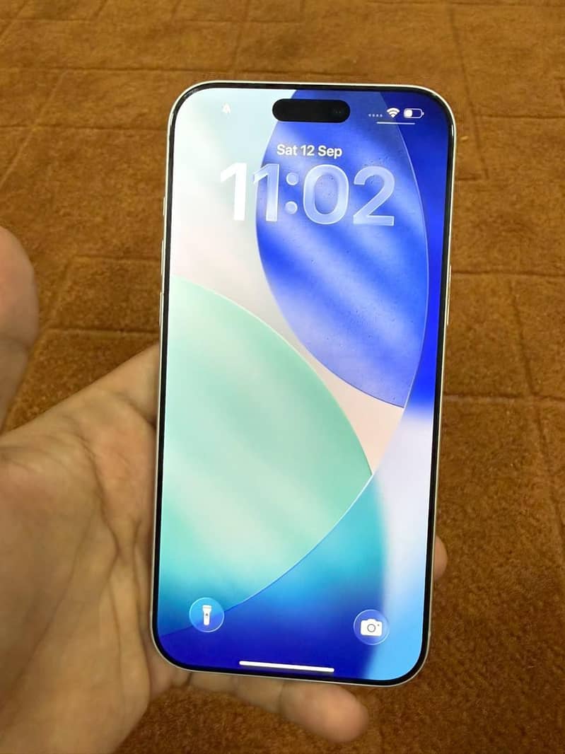 Apple iPhone 17 Pro Max 4