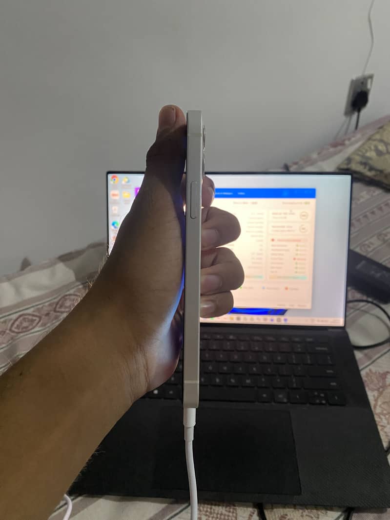 Apple iPhone 12 1