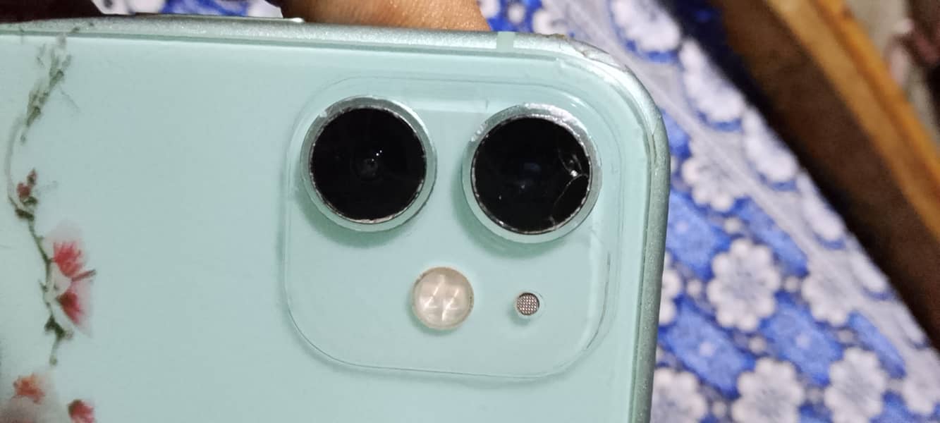 Apple iPhone 11 0