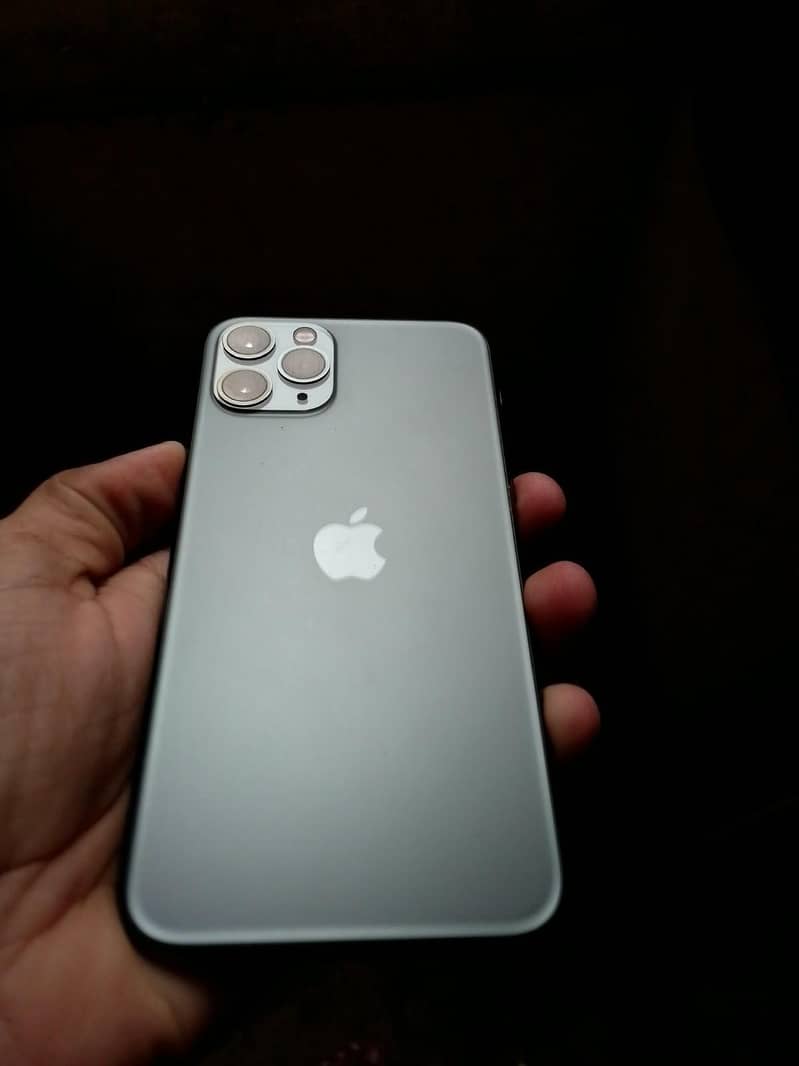 Apple iPhone 11 Pro 2
