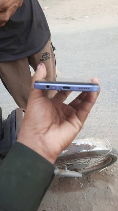 Vivo Y17s