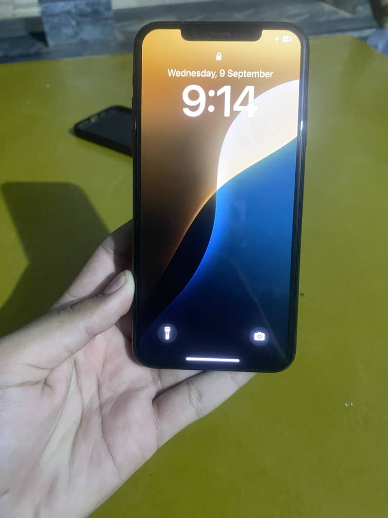 Apple iPhone 11 Pro Max 2