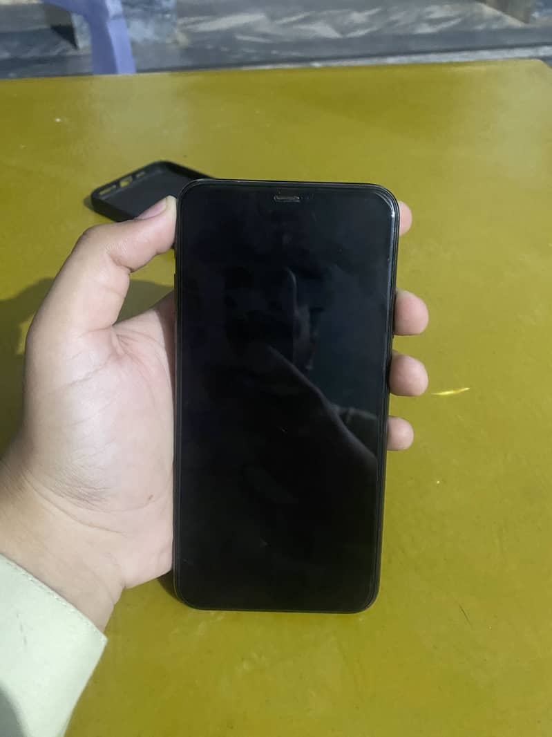Apple iPhone 11 Pro Max 3