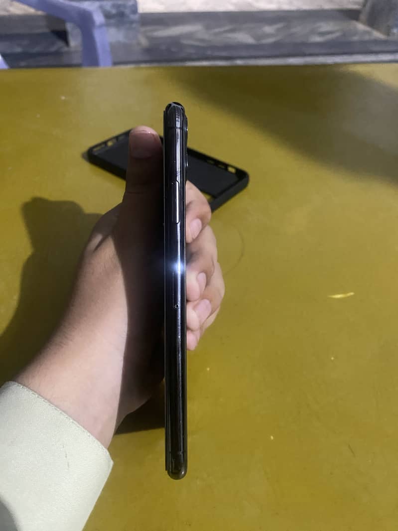 Apple iPhone 11 Pro Max 5