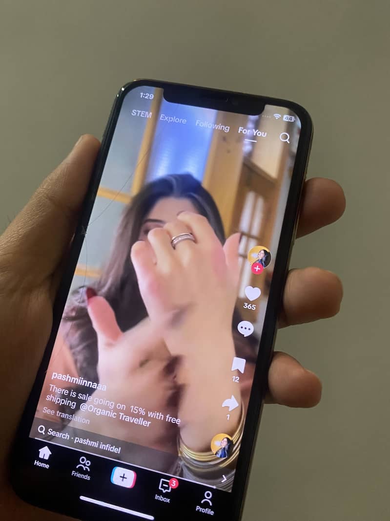 Apple iPhone X 4