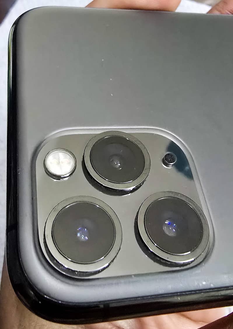 Apple iPhone 11 Pro 5