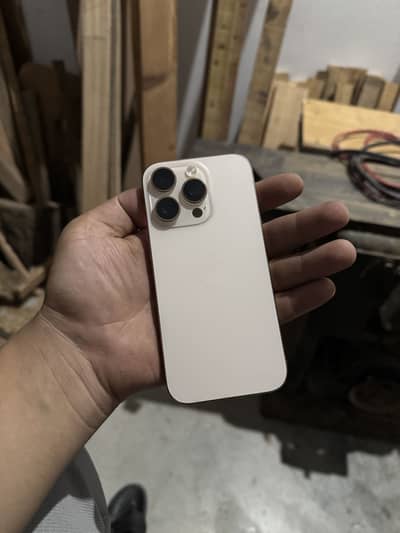 iPhone 16 Pro, 128gb, non pta, gold color,89 battery