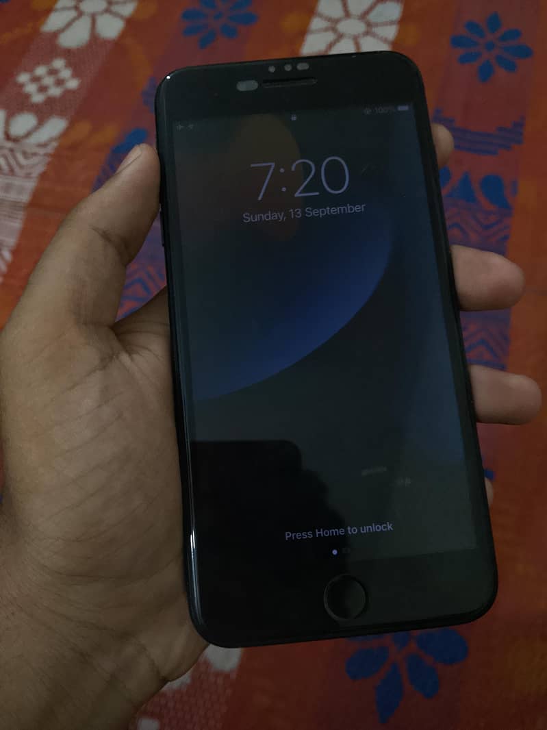Apple iPhone 7 Plus 0