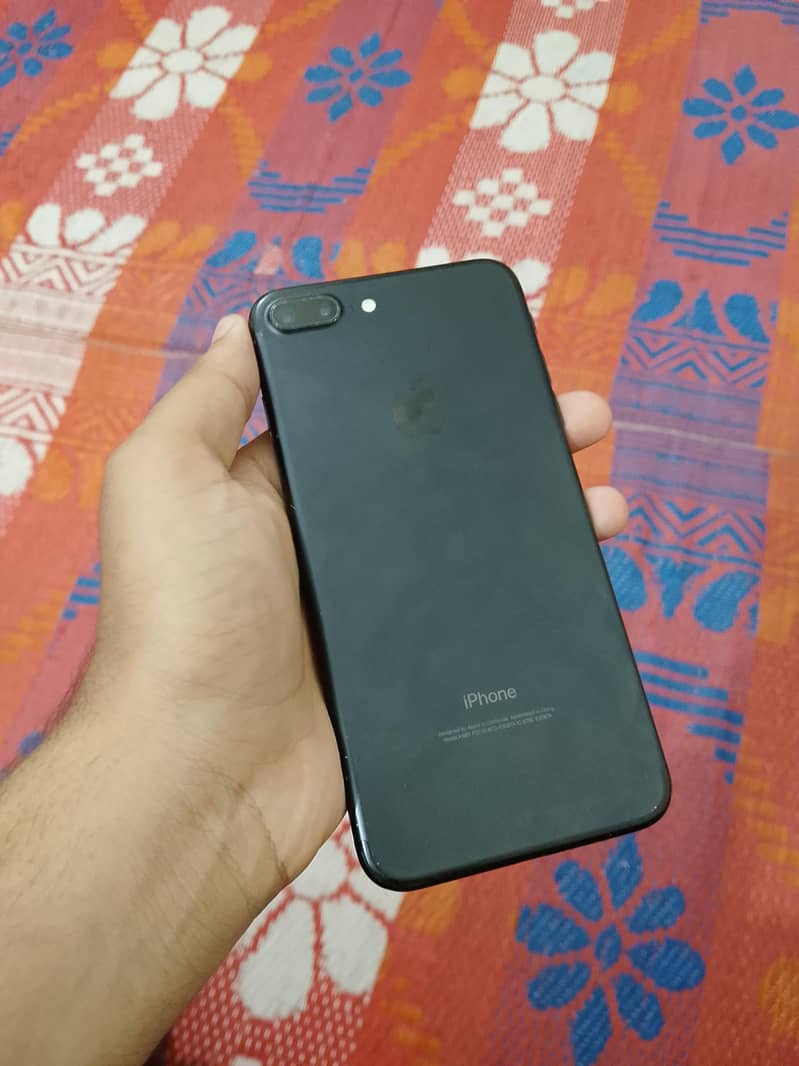 Apple iPhone 7 Plus 1