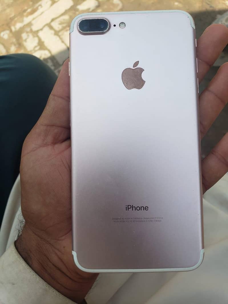 Apple iPhone 7 Plus 1