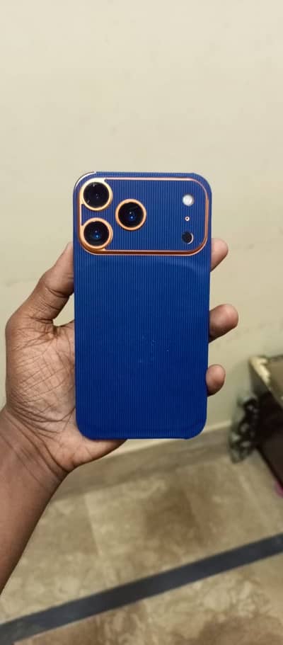 Apple iPhone XR convert 17 pro