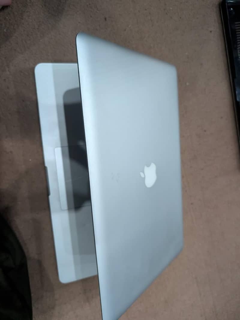 Macbook Pro 1