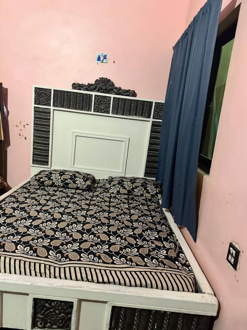 Bed without matres 6