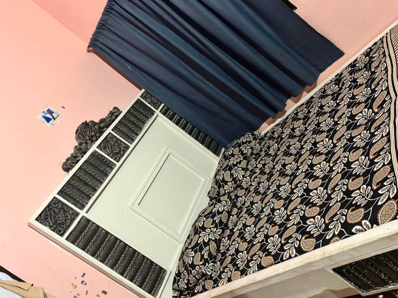 Bed without matres 8