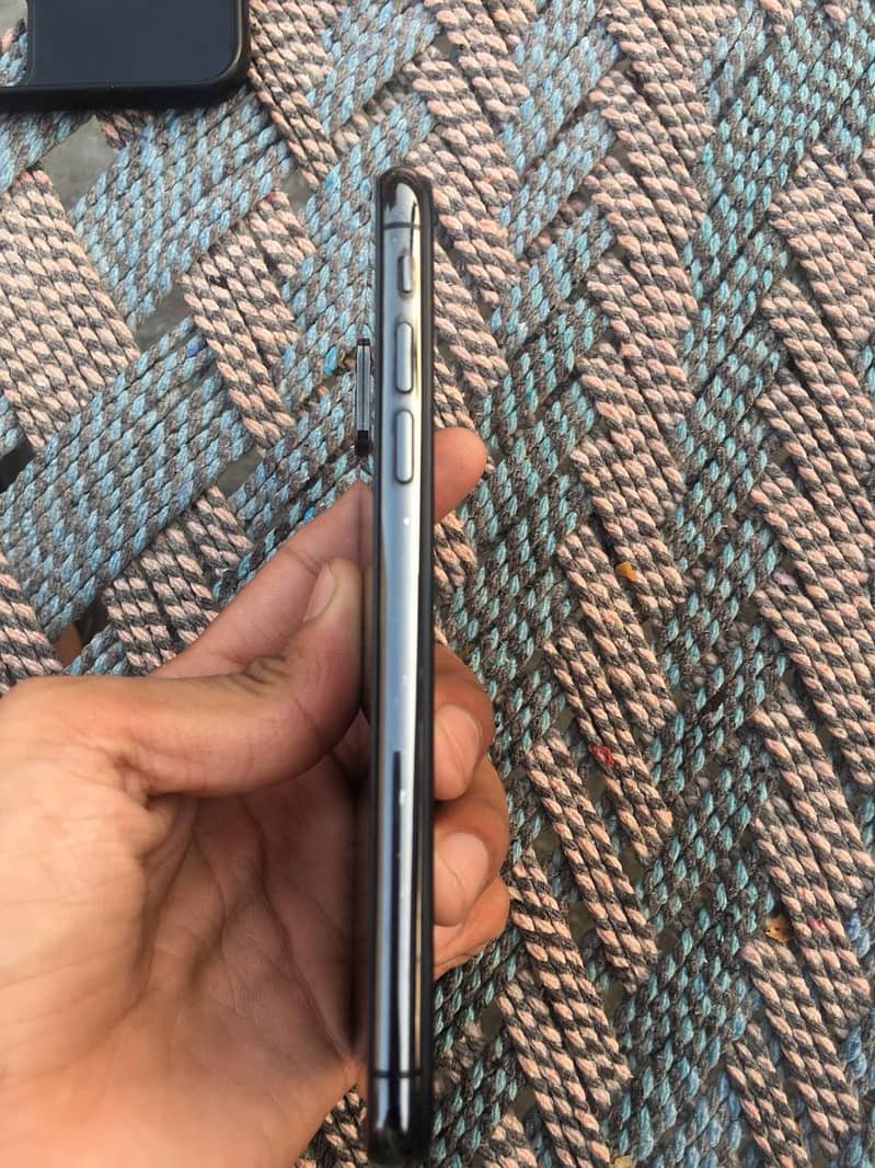 Apple iPhone XS 03224032467 3