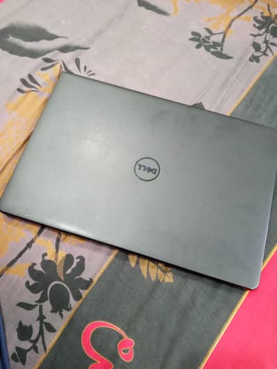 hey I am selling my Dell laptop core i7 7th generation