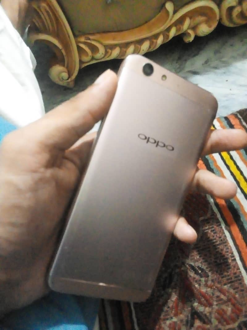 OPPO F1s 1