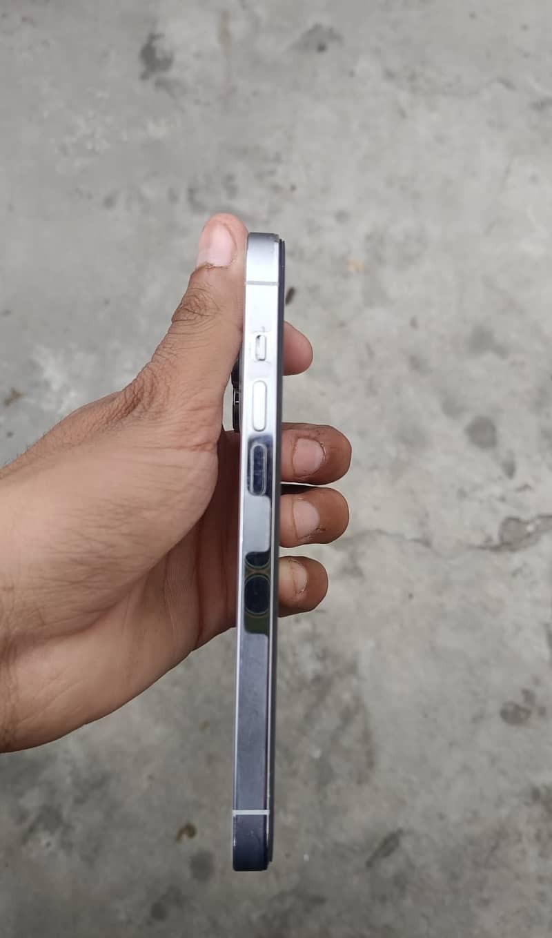 Apple iPhone 14 Pro 3
