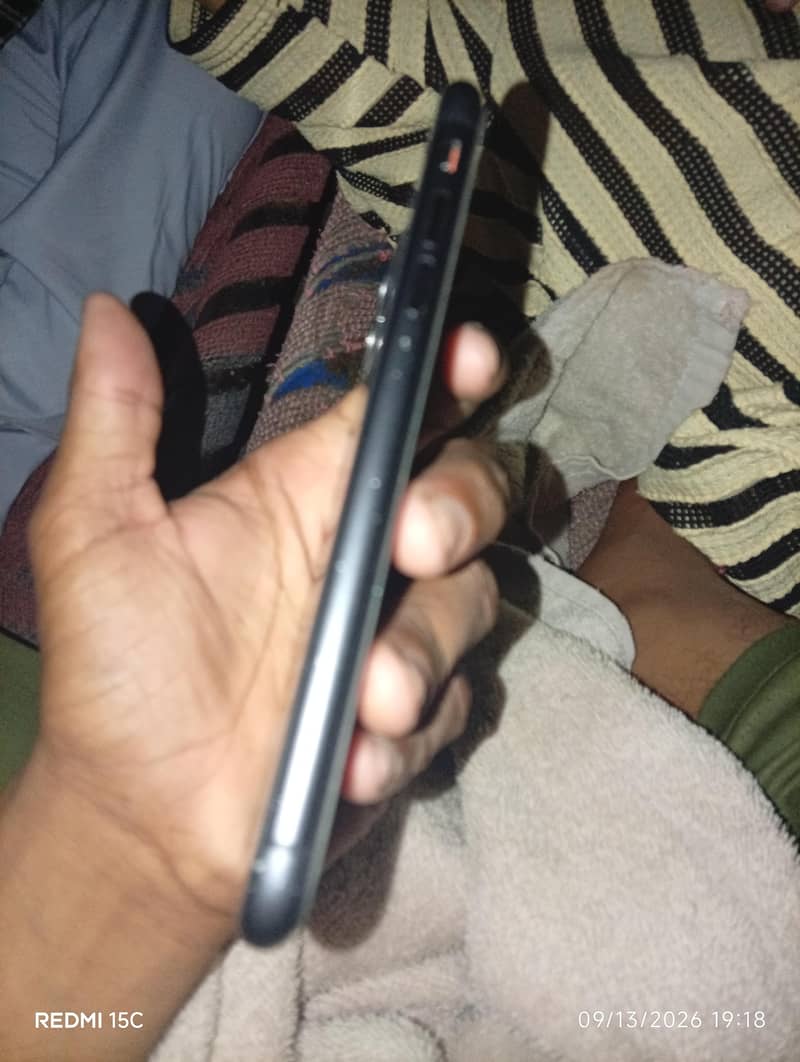 Apple iPhone 11 0