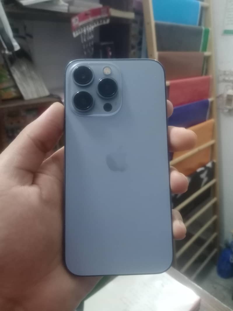 Apple iPhone 13 Pro 1