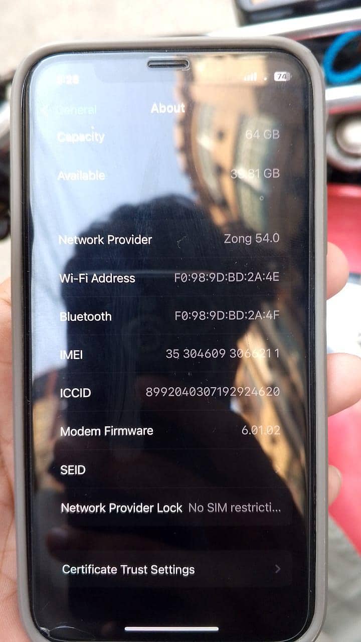 Apple iPhone X 4