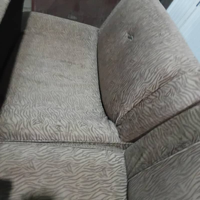 10/10condition is a sofaset 3
