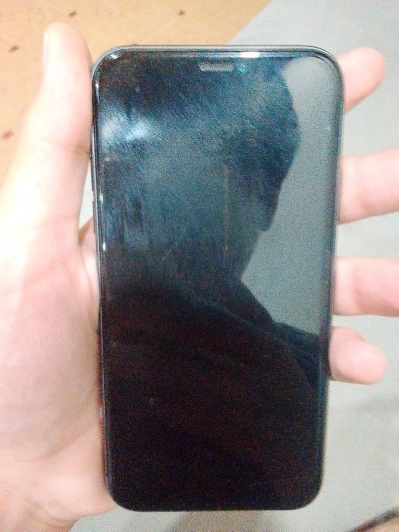 Apple iPhone 11 0