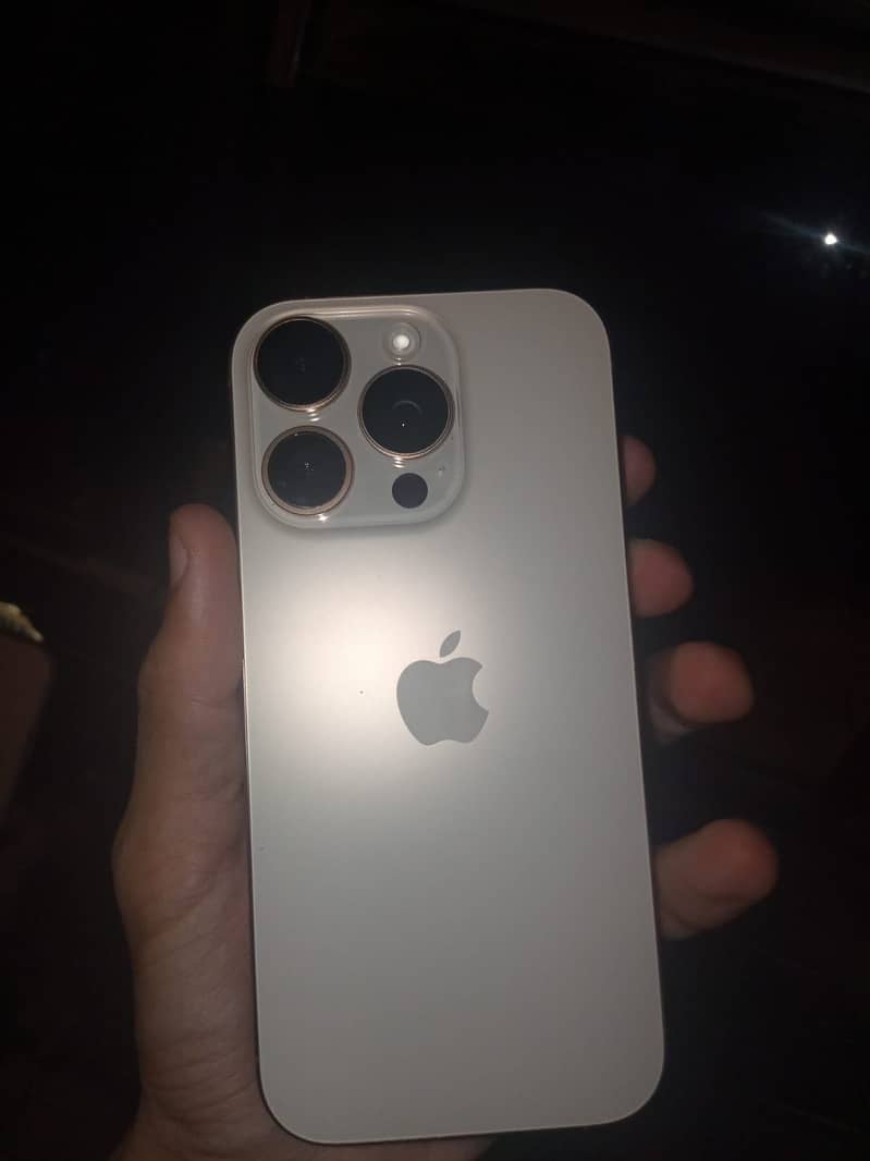 Apple iPhone 16 Pro 1