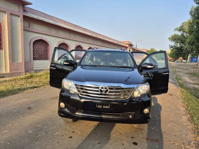 Toyota Fortuner V 2013